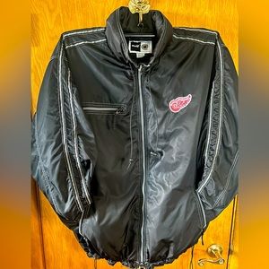 Vintage DETROIT REDWINGS winter coat & cap